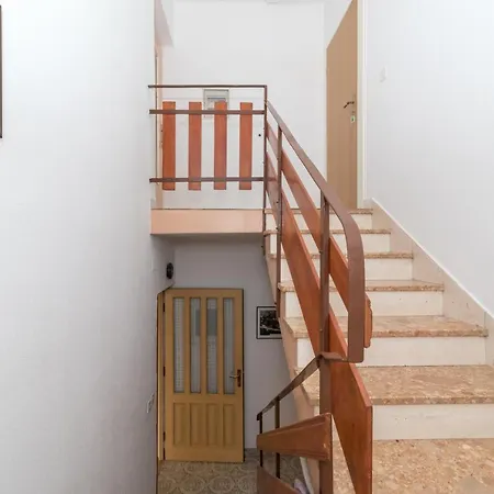 Apartamento With Parking Space Slatine, Ciovo - 16731