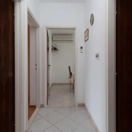 With Parking Space Slatine, Ciovo - 16731 Apartamento